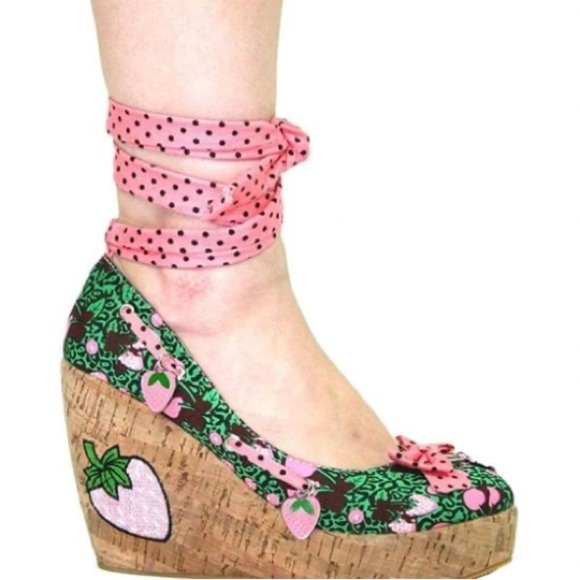 🆕🍓Too Fast Cirque Couture🍓Strawberry Wedges🍓 - Picture 1 of 15